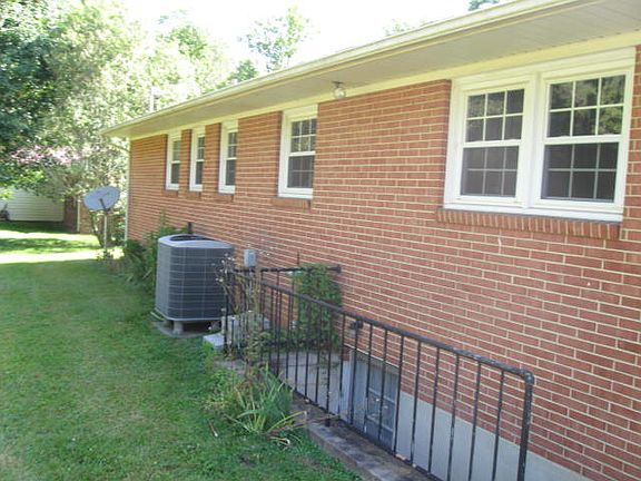 4th image of 106 Morris St