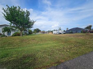 2007 NE 27th Ter, Cape Coral, FL 33909