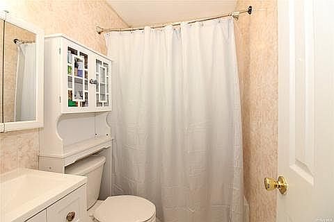 Ground Bathroom