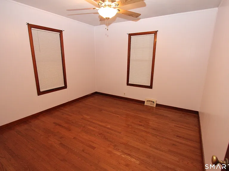 22 Brook St — Photo 11
