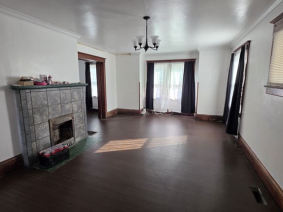 3rd image of 340 N Edward St