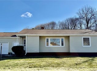 2 Maxwell Rd, Camillus, NY 13031