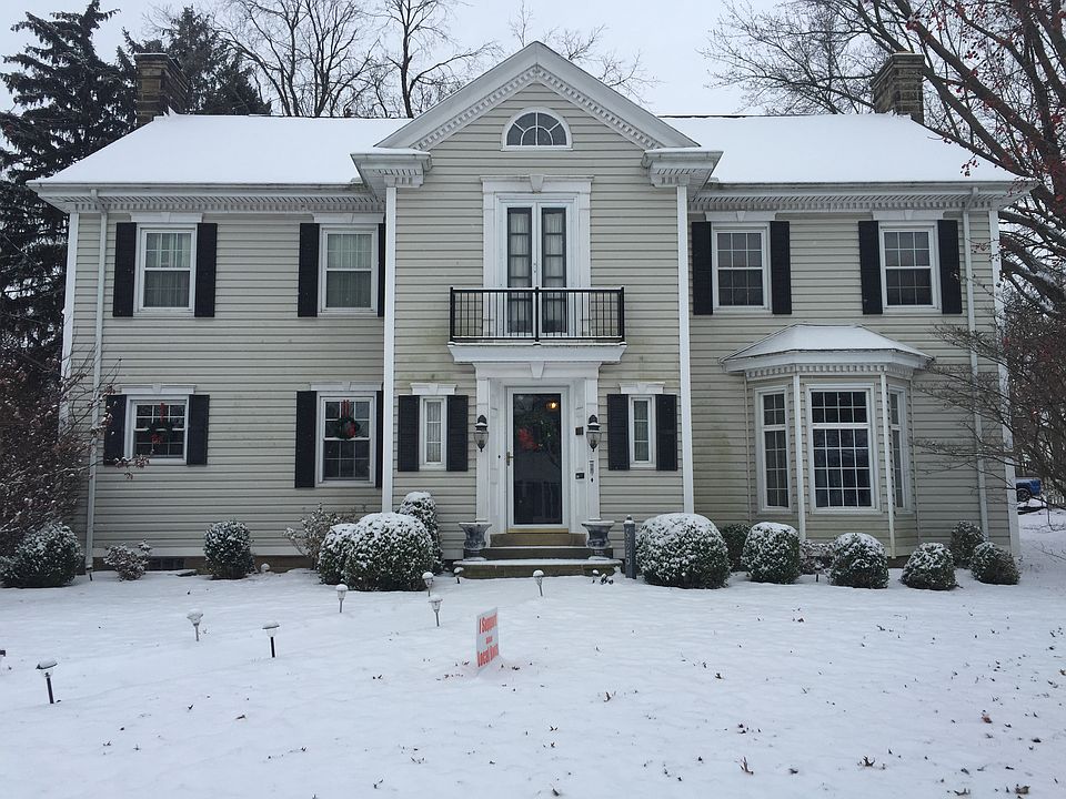 1st image of 425 E Walnut St