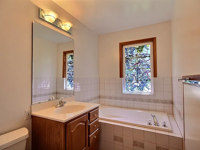 10609 SE 32nd St — Photo 8