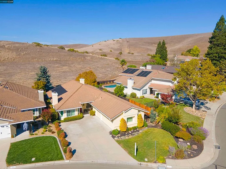 3000 Marble Canyon Pl — Photo 3