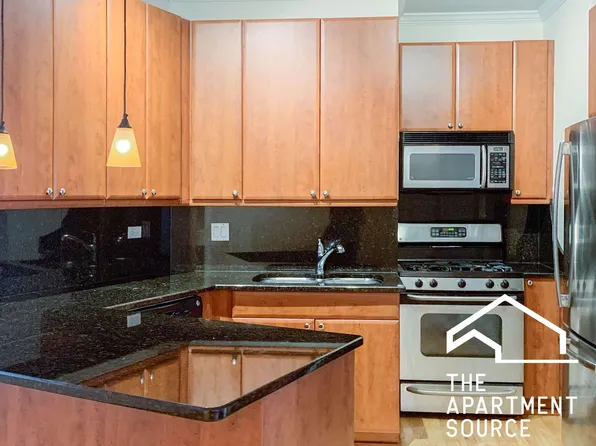 622 W Roscoe St APT 1A, Chicago, IL 60657