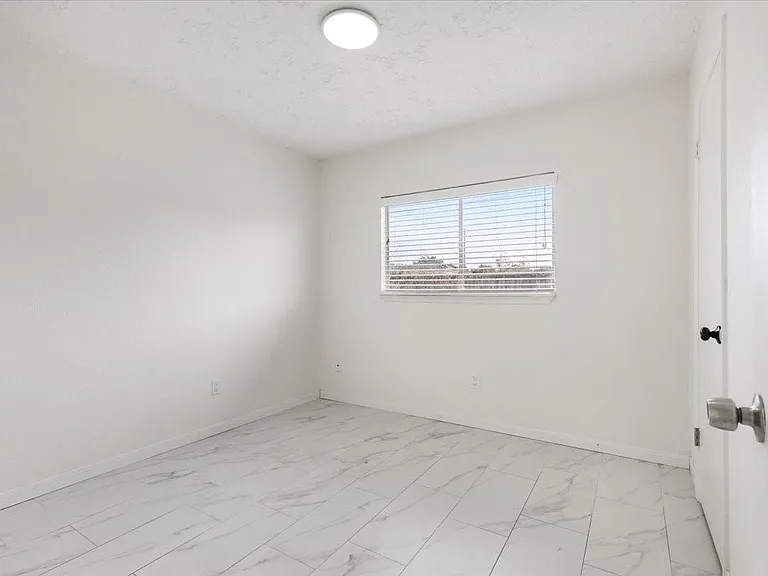 14818 Gladewick Dr — Photo 14