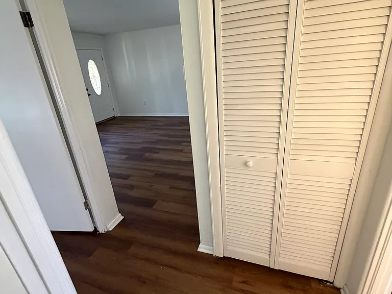 11711 Judge Ave — Photo 8