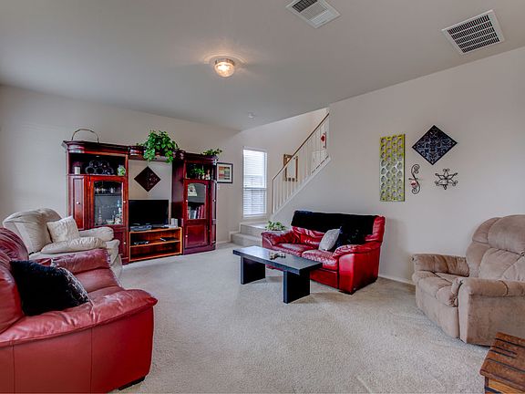 5th image of 526 Briggs Dr