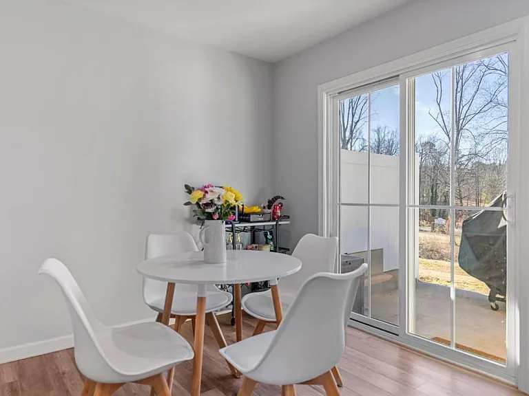 11 Tidworth Dr — Photo 8