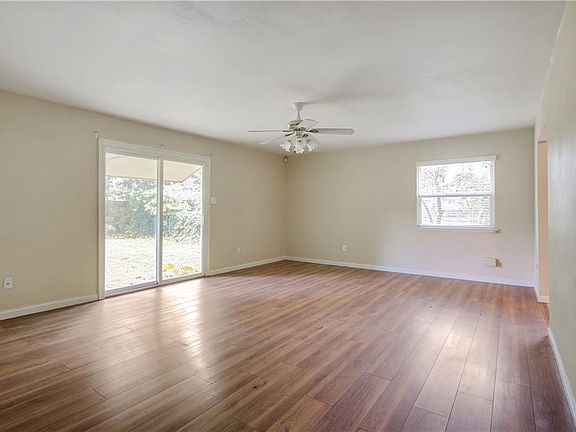 4th image of 817 Mystic Ave