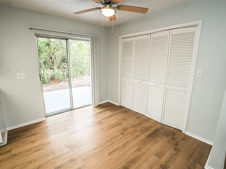 1277 Sylvia Ave — Photo 6