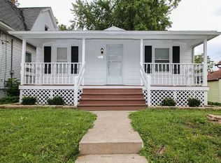 706 1/2 S Lee St, Bloomington, IL