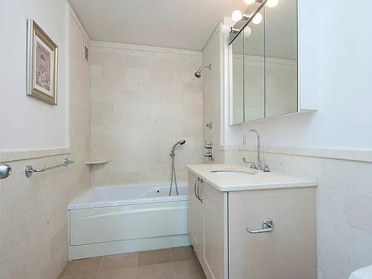 Rented by Sotheby's International Realty | media 4