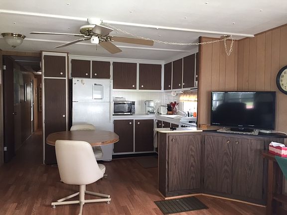 2nd image of 14591 Glenview Dr