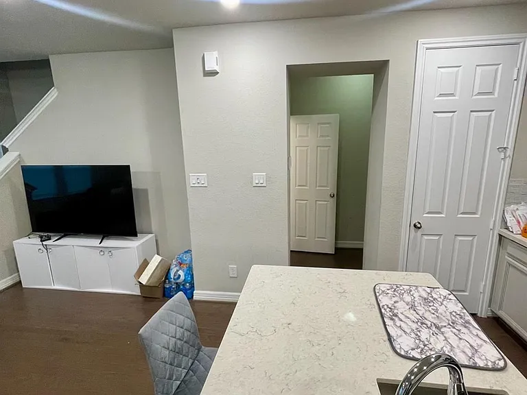 18225 Crystal Knoll Dr — Photo 6
