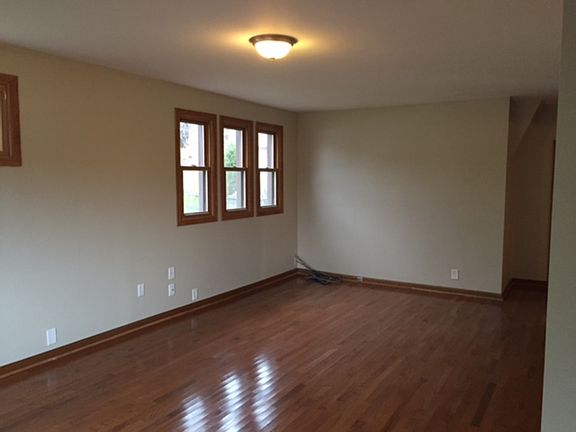 5th image of 8806 W 93rd Pl