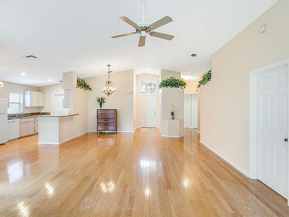 4th image of 1717 Morning Glory Dr