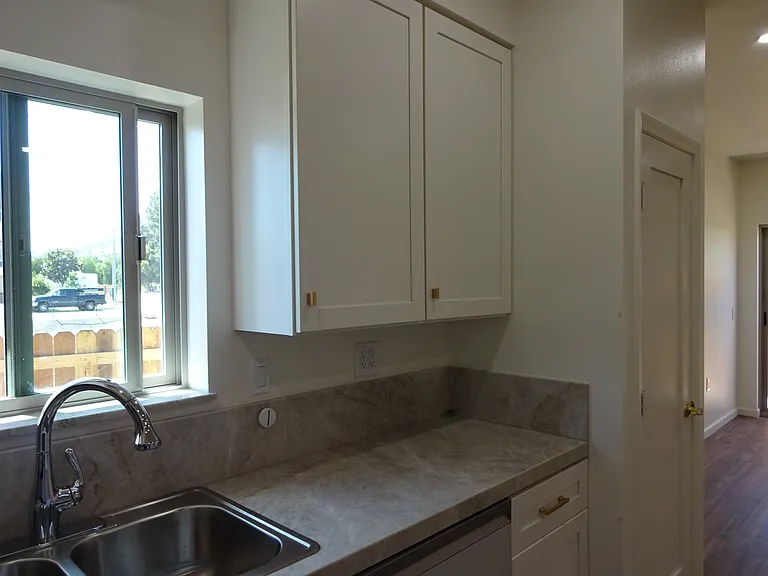 228 1/2 Dean Dr — Photo 11
