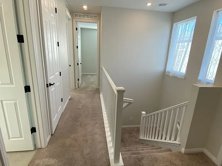 828 Royal Beekman St — Photo 24