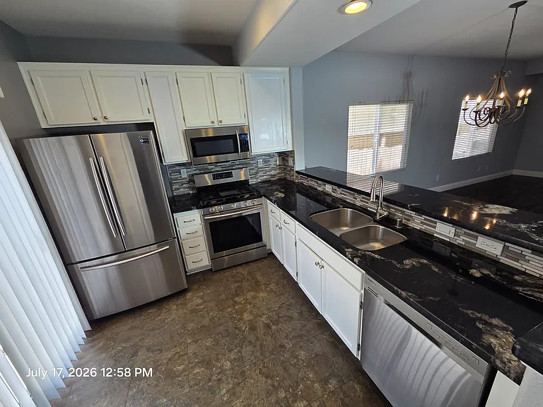 1467 Normandy Dr — Photo 3