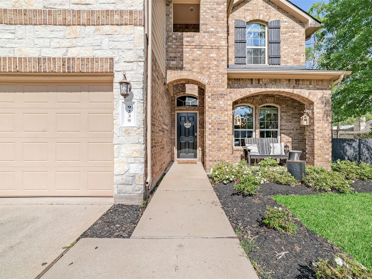 4 bed, 2.5 bath, 2281 sqft, $2,650 — Photo 3