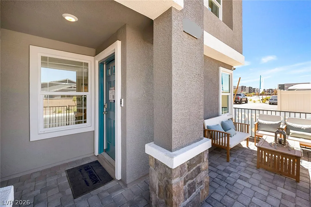 3 bed, 2.5 bath, 1410 sqft, $2,095 — Photo 1