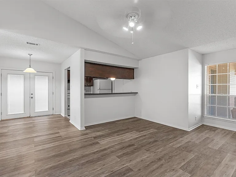 8703 Pineridge Dr #B — Photo 1