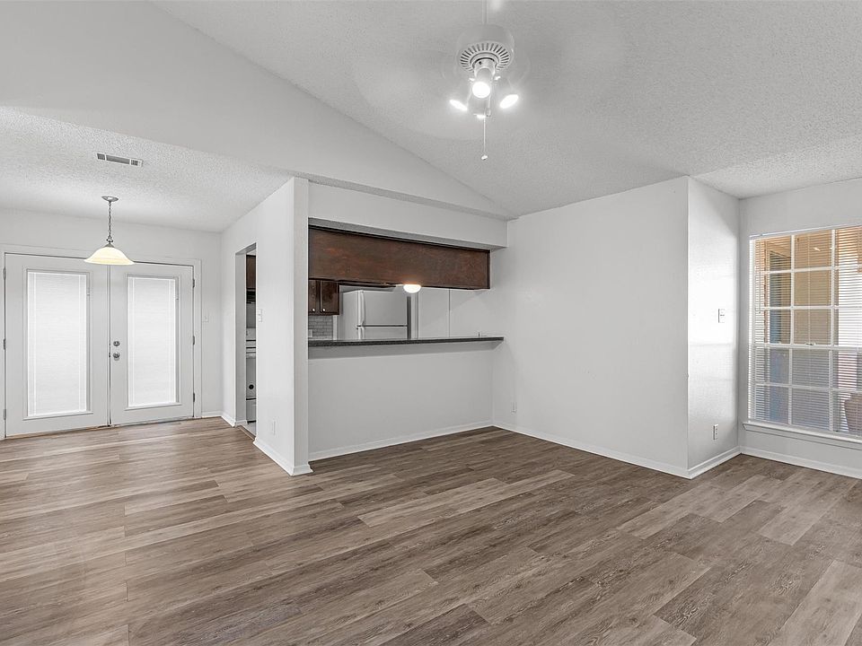 1st image of 8703 Pineridge Dr #B