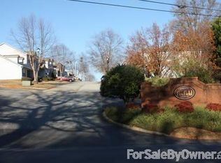 27 Huntress Dr, Greer, SC 29651