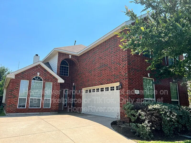 4 bed, 2.0 bath, 3234 sqft, $2,850 — Photo 1