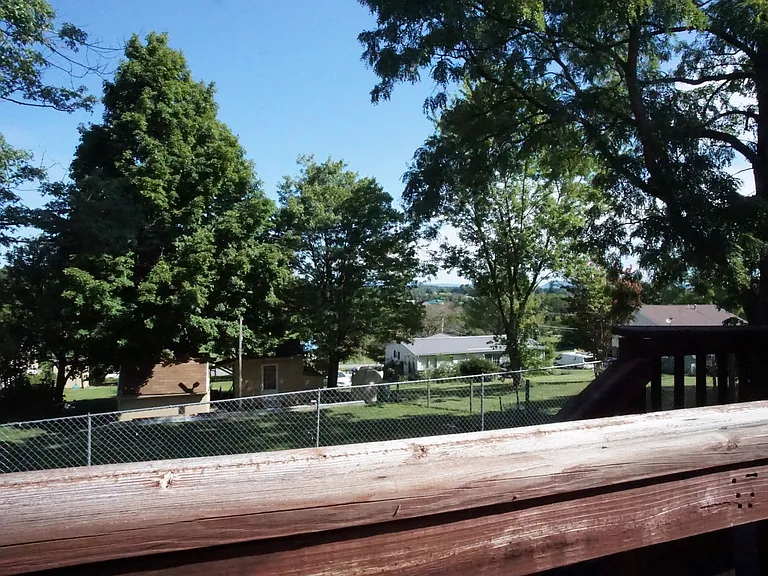 450 Wimmer St — Photo 17