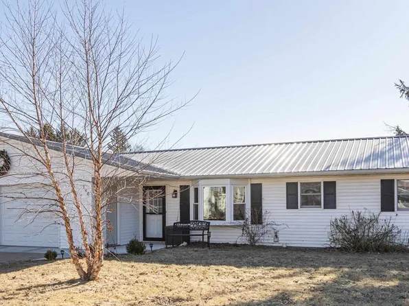 140 W Barber Ave, Livingston, WI 53554