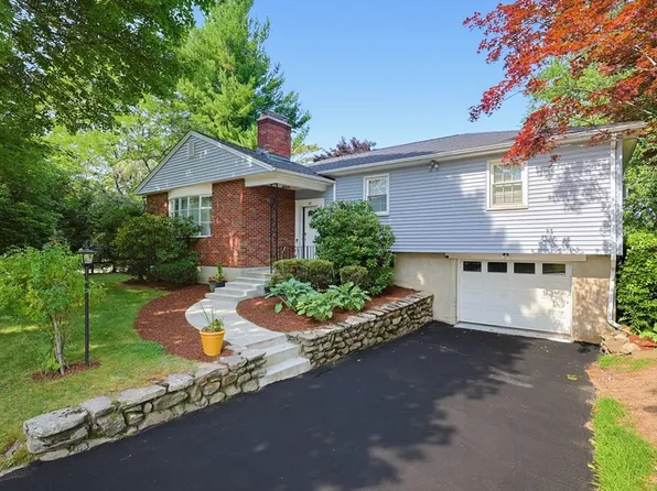 18 Fletcher St, Worcester, MA 01604