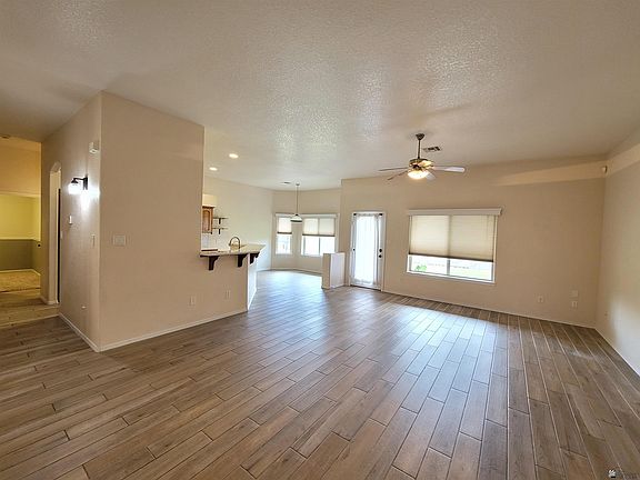 2nd image of 10618 E 37th Pl
