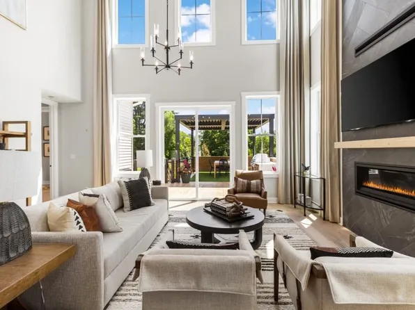 43 Juniper Ln #30, Tyngsborough, MA 01879