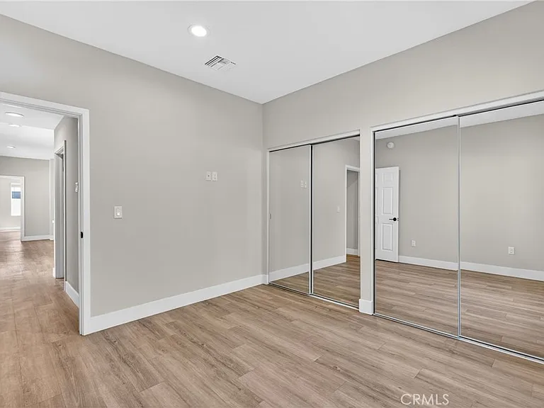 8414 Burnet Ave — Photo 14