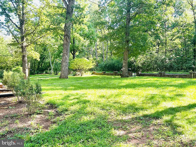 21120 Martinsburg Rd — Photo 4