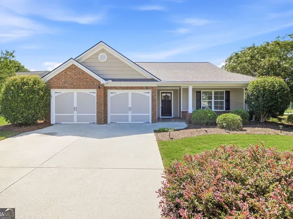 304 Victory Cir, Commerce, GA 30529
