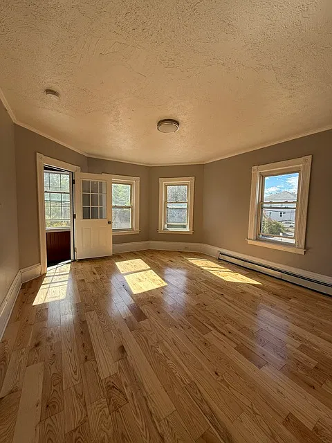 3 bed, 1100 sqft, $2,200 — Photo 1