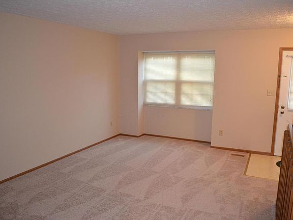 4th image of 7888 Woodhouse Ln