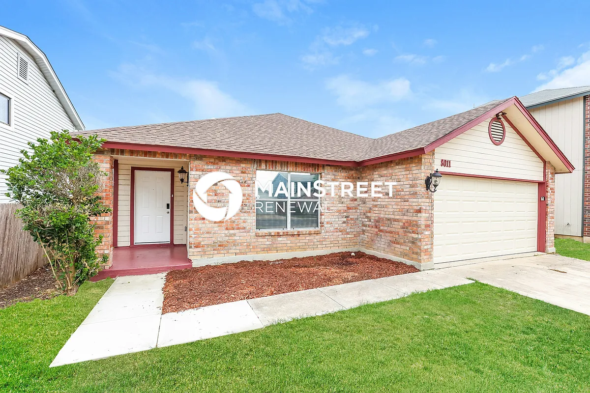 Front View - 8011 Chestnut Barr Dr