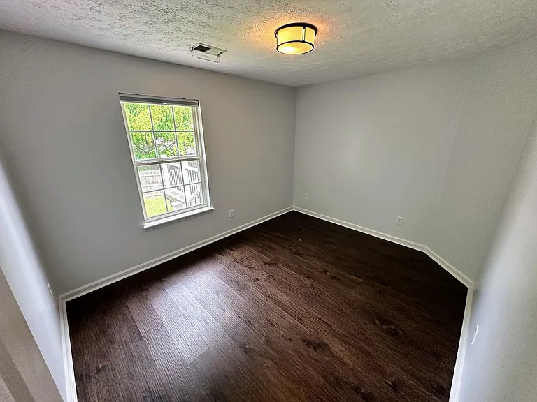 3821 Landridge Dr — Photo 9