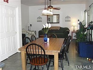 EIK_family room
