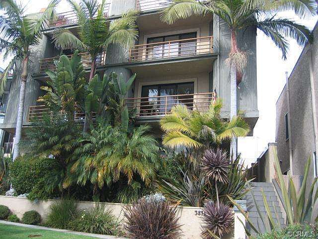 1st image of 3811 E Livingston Dr #8