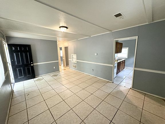 3rd image of 3643 Dumas St