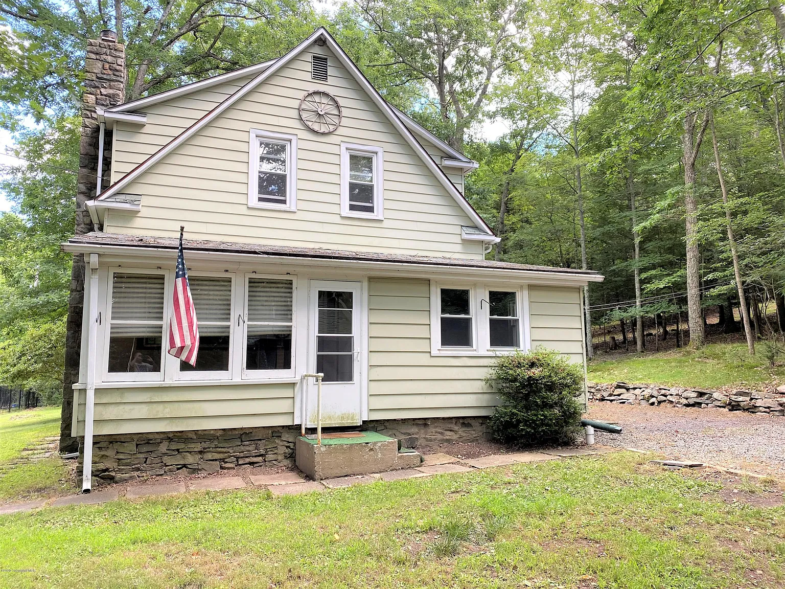 633 Lavender Ln photo 1