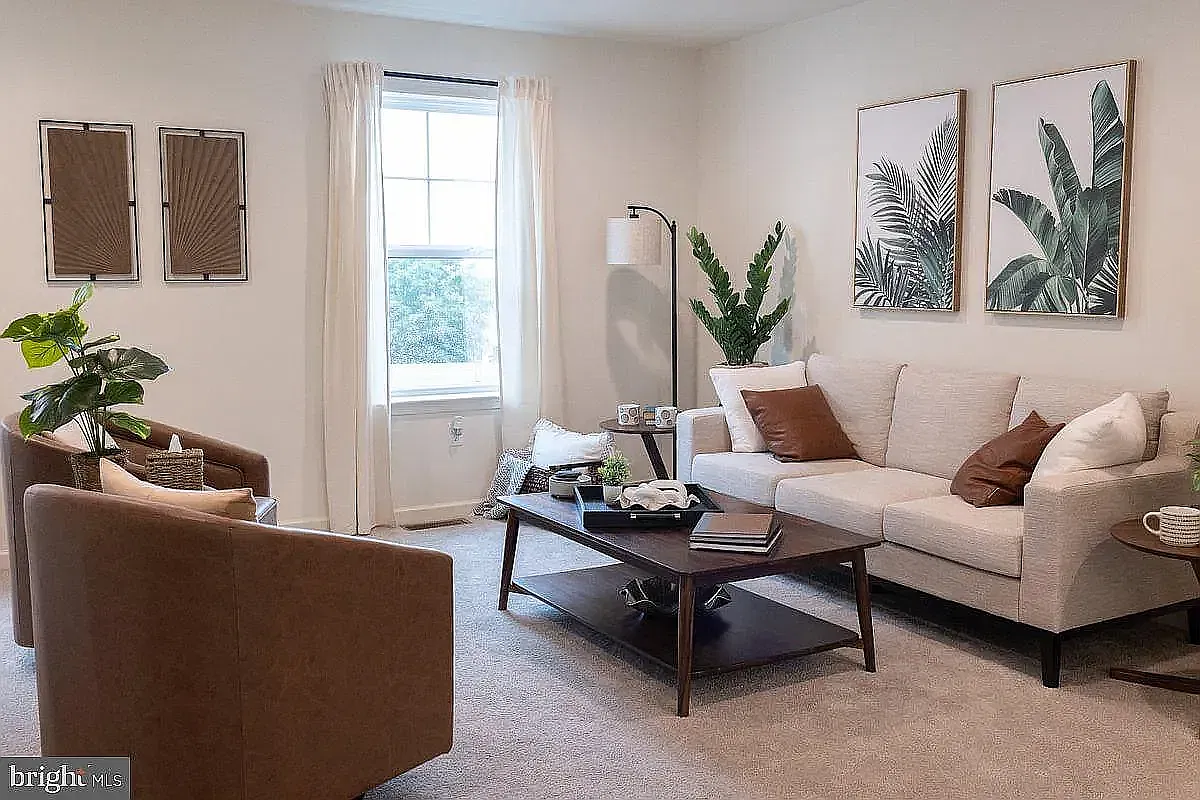 3 bed, 1181 sqft, $2,200 — Photo 3