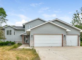 15614 Prairie Rd NW, Andover, MN 55304