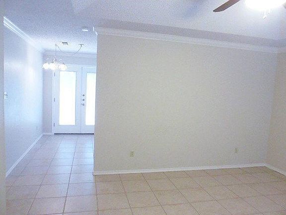 3rd image of 800 Sandpiper Ave APT D